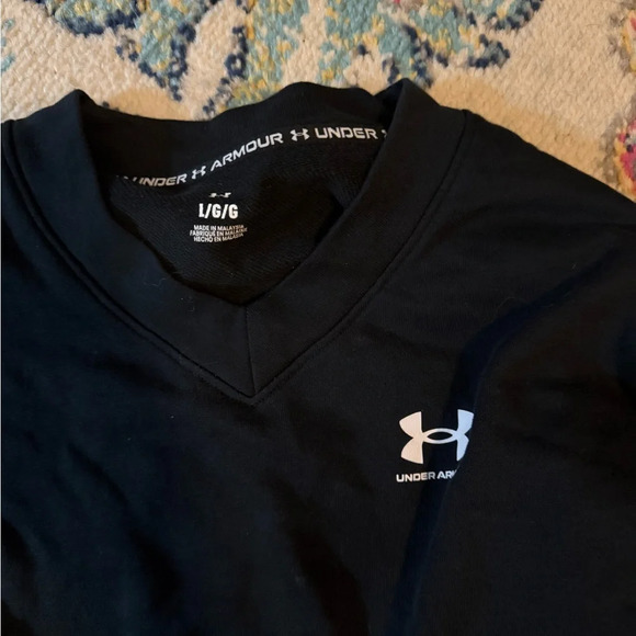 COPY - Under Armour Black Crop Top Large - Picture 2 of 2